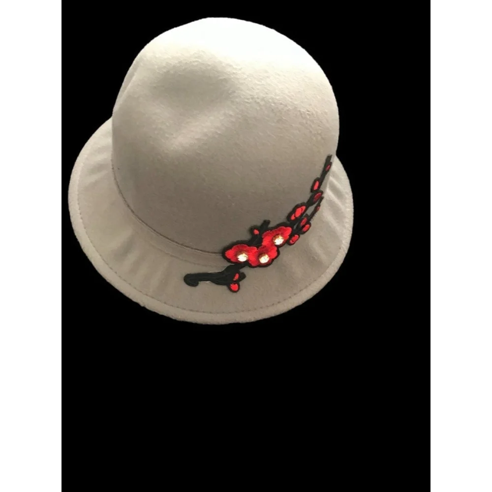 Women's‎ Gray Hat